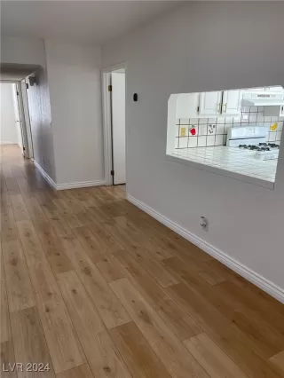 Photo #4: 2621528 Listing 