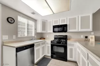 Photo #4: 2621533 Listing