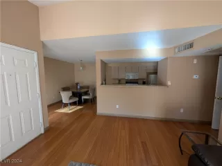 Photo #3: 2621541 Listing 