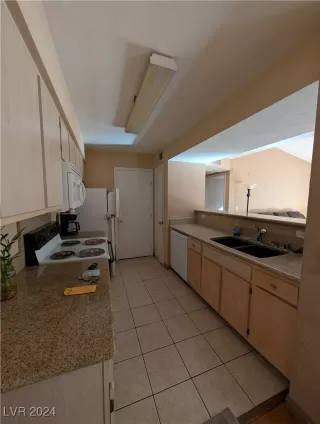 Photo #4: 2621541 Listing 