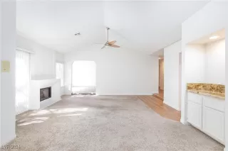 Photo #6: 2621577 Listing