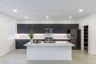 Photo #2: 2621614 Listing 