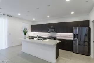 Photo #5: 2621614 Listing 