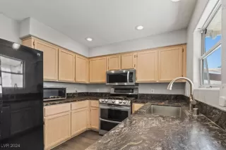 Photo #2: 2621644 Listing 