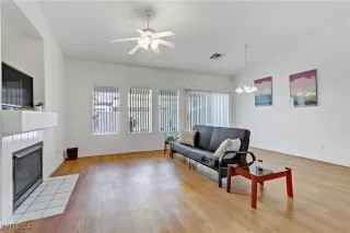 Photo #6: 2621662 Listing