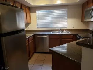 Photo #4: 2621677 Listing 