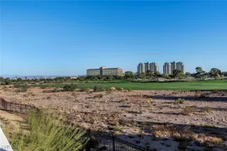 Photo #3: 2621709 Listing