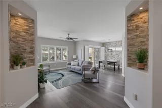 Photo #2: 2621740 Listing