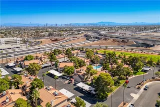 Photo #3: 2621764 Listing 