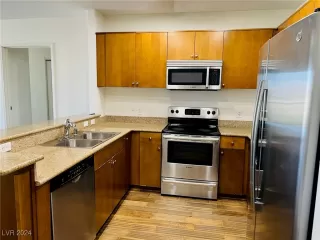Photo #3: 2621778 Listing 