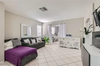 Photo #2: 2621807 Listing