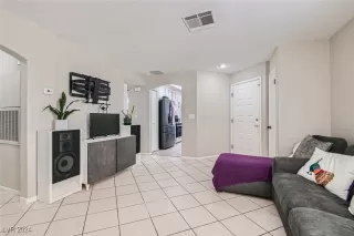 Photo #3: 2621807 Listing