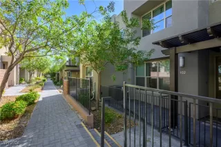 Photo #2: 2621820 Listing