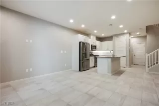 Photo #4: 2621820 Listing