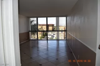 Photo #5: 2621837 Listing 