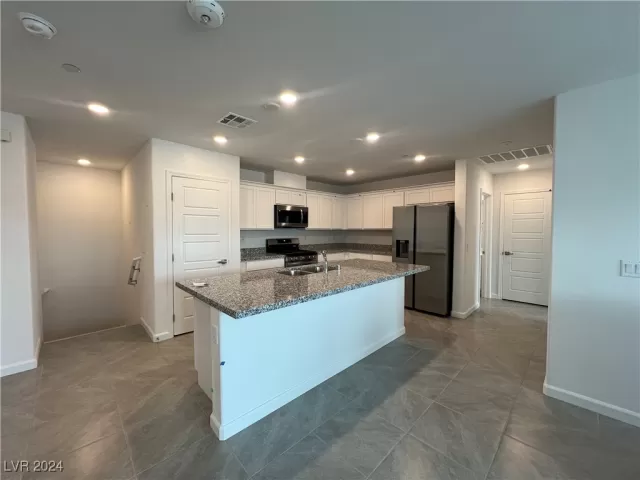 MLS: 2621880 Condo For Sale