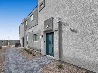 Photo #1: 2621880 Listing