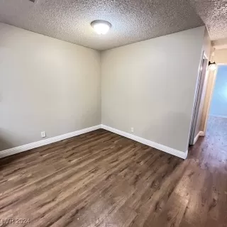 Photo #4: 2621910 Listing 