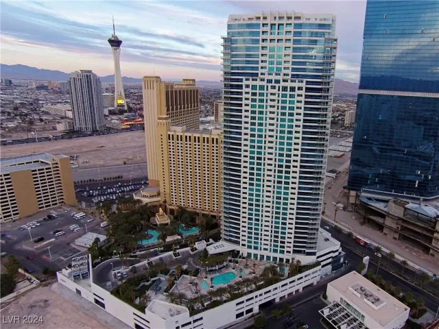 MLS: 2621921 Condo For Sale