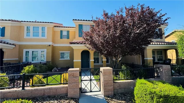 MLS: 2621926 Condo For Sale