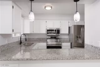 Photo #1: 2621942 Listing