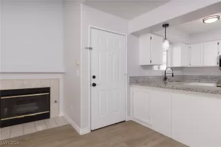 Photo #4: 2621942 Listing