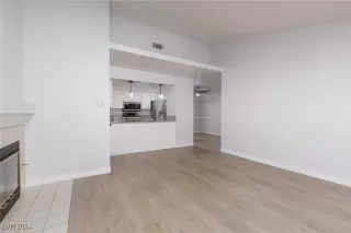 Photo #6: 2621942 Listing