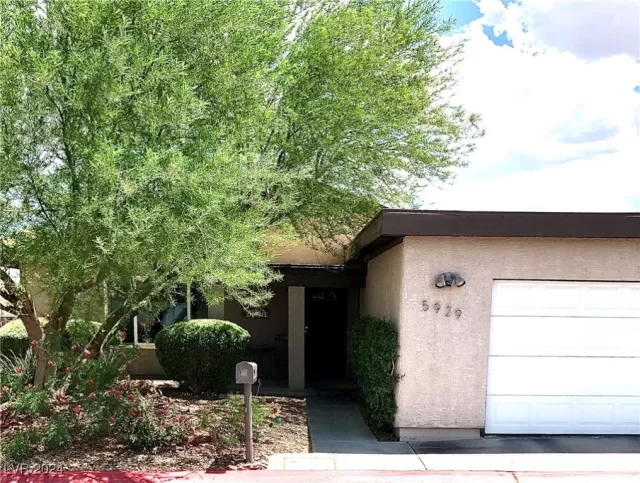 MLS: 2621966 Condo For Sale