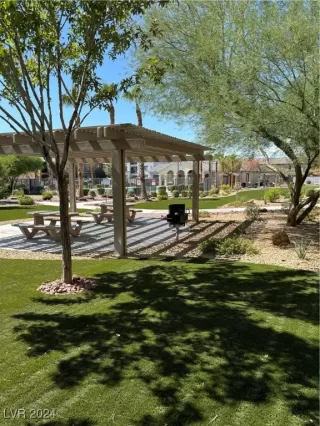 Photo #3: 2622001 Listing
