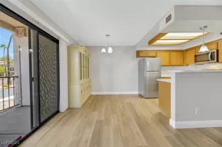 Photo #4: 2622028 Listing 