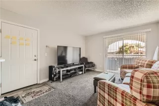 Photo #2: 2622048 Listing