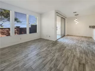 Photo #2: 2622054 Listing