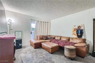 Photo #3: 2622061 Listing