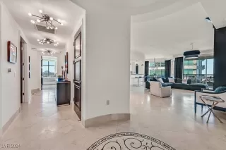 Photo #2: 2622091 Listing