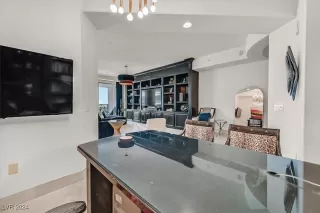 Photo #5: 2622091 Listing