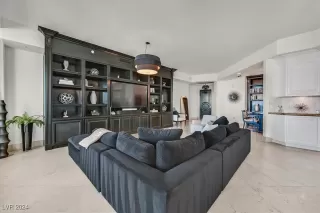 Photo #6: 2622091 Listing