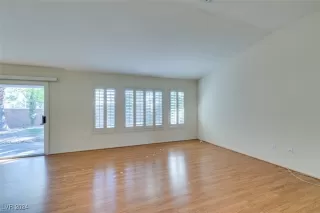 Photo #5: 2622097 Listing 