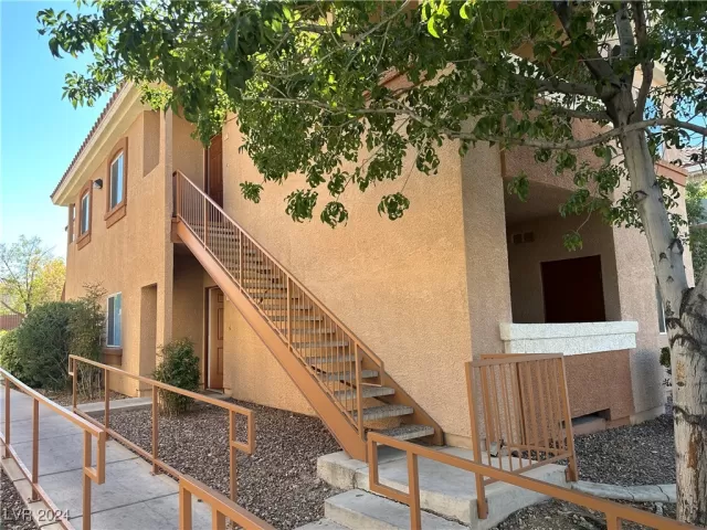 MLS: 2622122 Condo For Sale