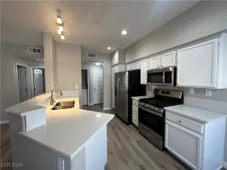 Photo #5: 2622122 Listing 
