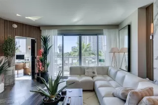 Photo #3: 2622178 Listing