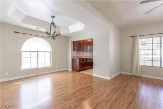 Photo #5: 2622181 Listing 