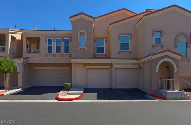 MLS: 2622288 Condo For Sale