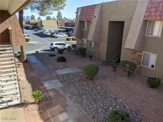 Photo #3: 2622340 Listing