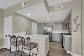 Photo #3: 2622372 Listing