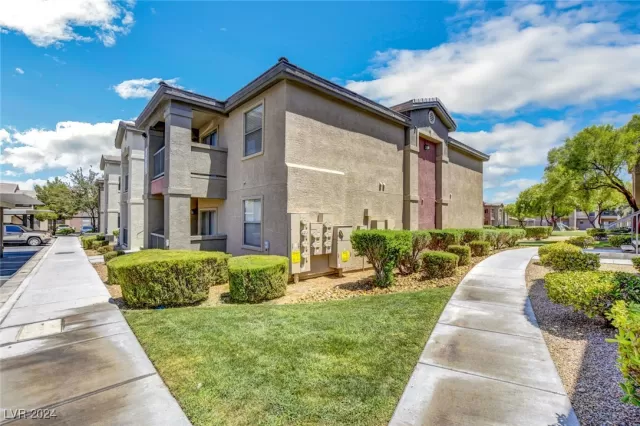 MLS: 2622390 Condo For Sale