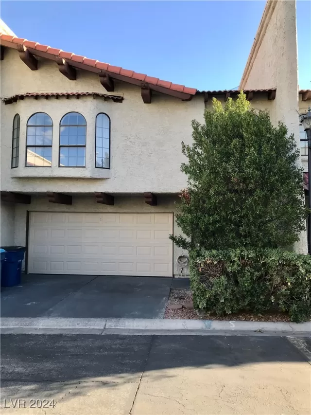 MLS: 2622409 Condo For Sale