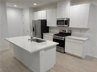 Photo #3: 2622417 Listing