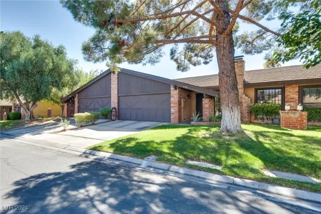 MLS: 2622574 Condo For Sale