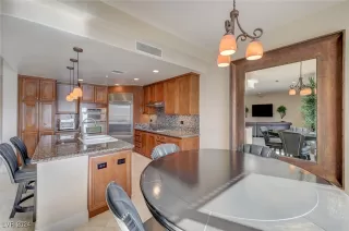 Photo #5: 2622590 Listing