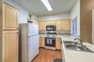 Photo #5: 2622593 Listing